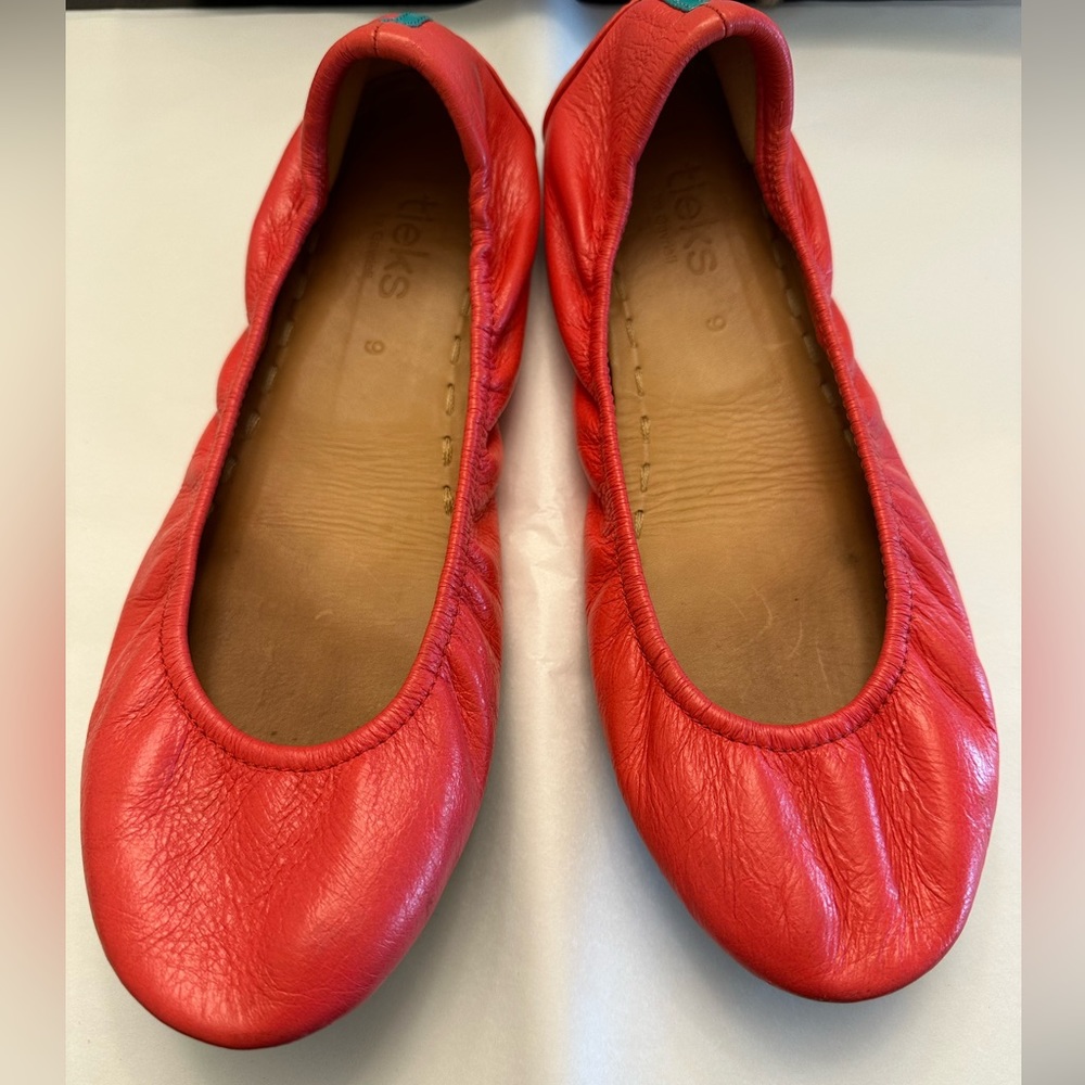 Poppy Tieks size 9